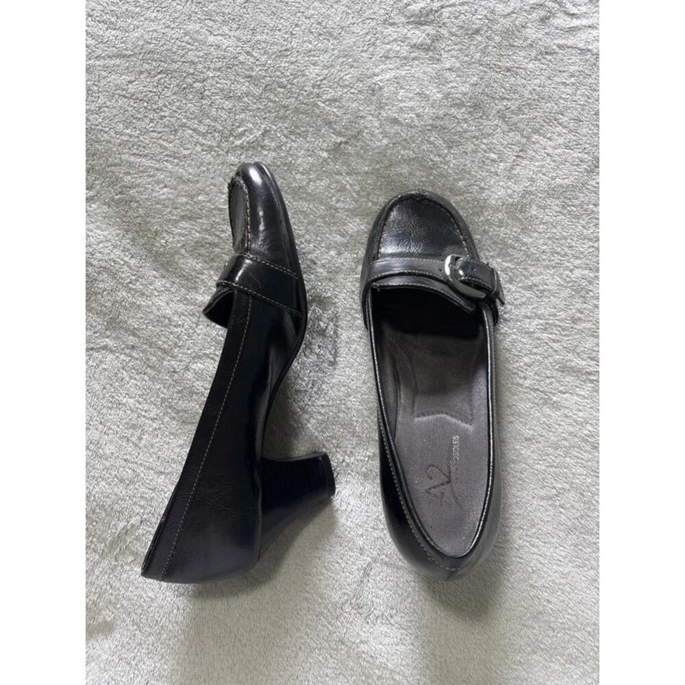 Women’s kitten heel loafers buckle black faux leather